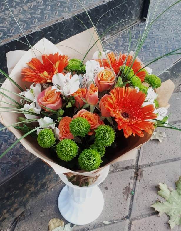 Букет цветов из: Герберы, Хризантемы, Альстромерии и Розы в Боре