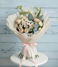 Букет цветов из:  Розы и Лизиантусы в Боре