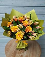 Букет цветов из:  Альстромерии и Розы в Боре