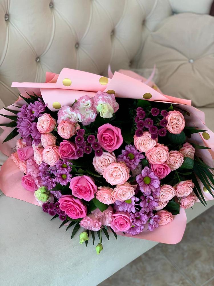 Букет цветов из: Хризантемы, Розы и Лизиантусы в Боре