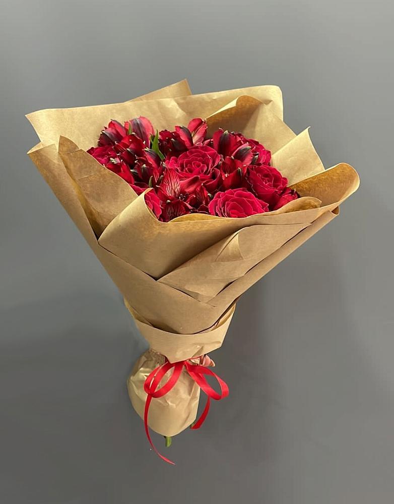 Букет цветов из: Альстромерии и Розы в Боре