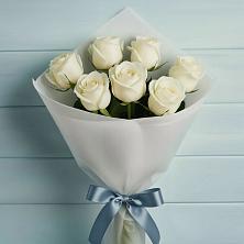 Букет 7 Белых роз Эдлесс Лав в Боре
