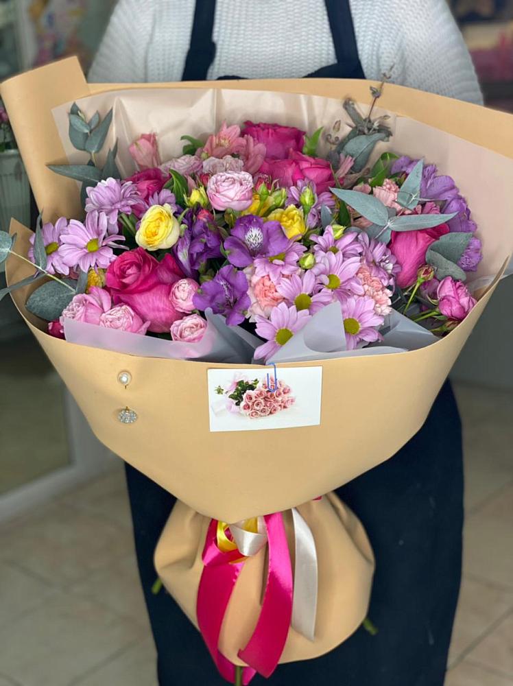 Букет цветов из: Хризантемы, Гвоздики и Альстромерии в Боре