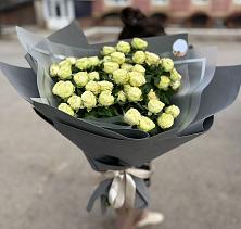 Букет Белые кустовые розы Солинеро в Боре