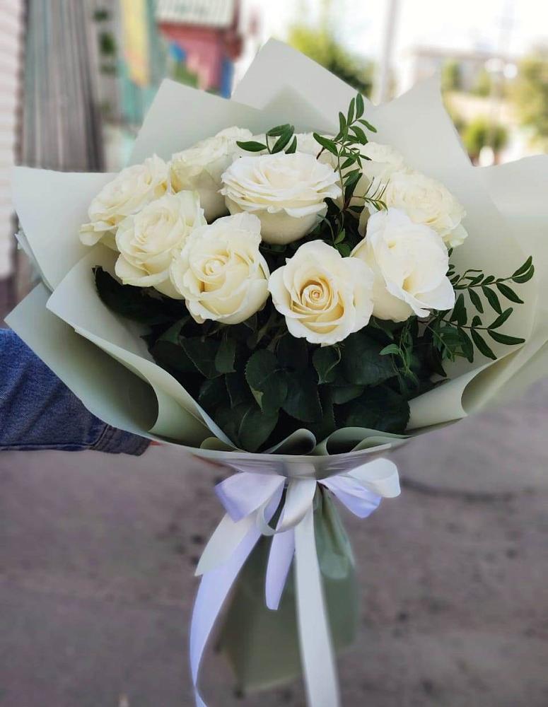 Букет Белые розы Проуд в Боре