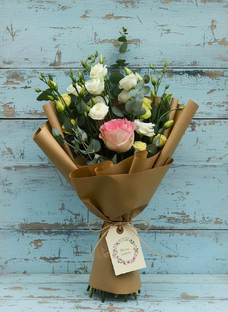 Букет цветов из: Розы и Лизиантусы в Боре