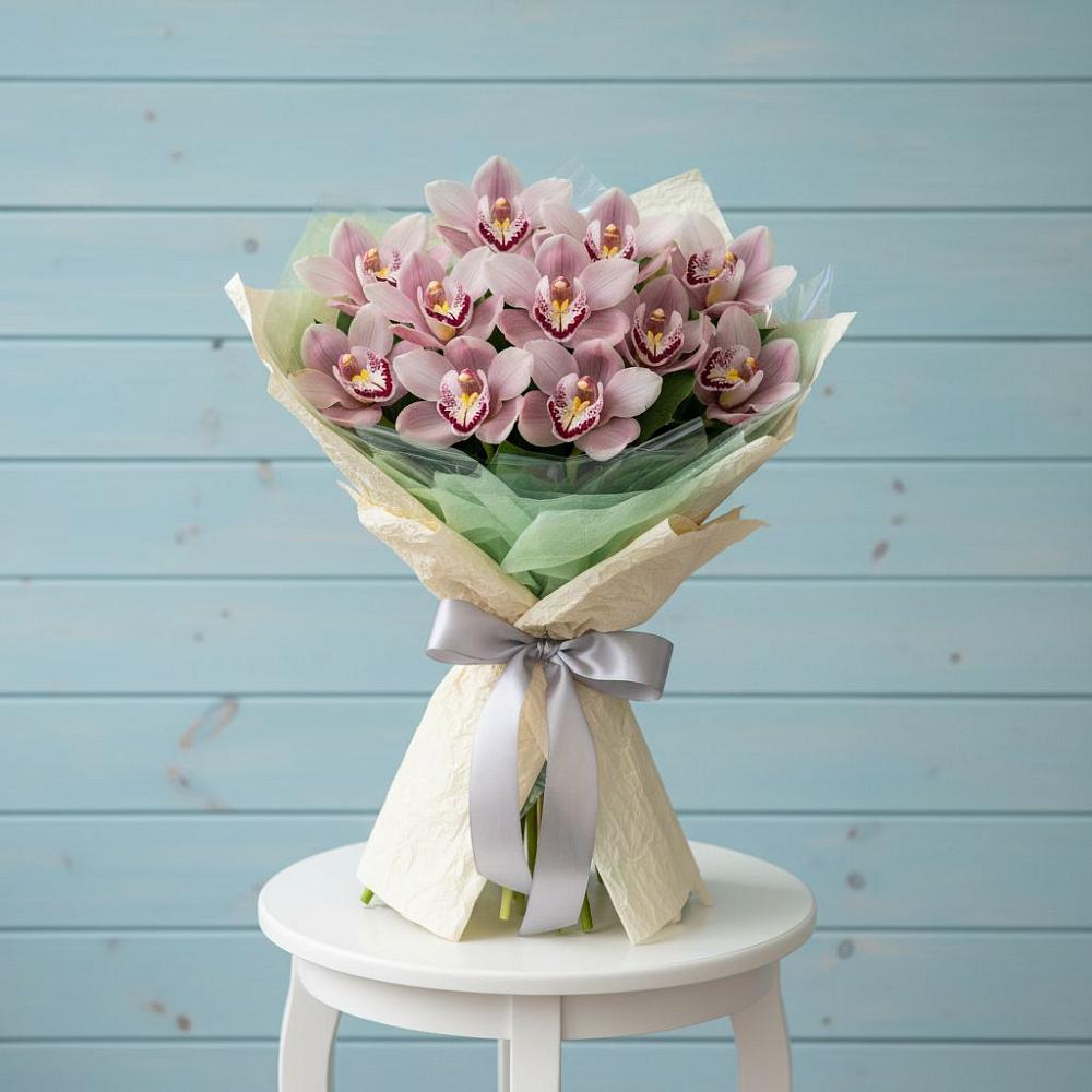 Букет цветов из: Орхидеи и Розы в Боре