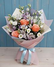 Букет цветов из:  Лизиантусы, Розы, Альстромерии и Гипсофила в Боре