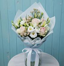 Букет цветов из:  Розы и Лизиантусы в Боре