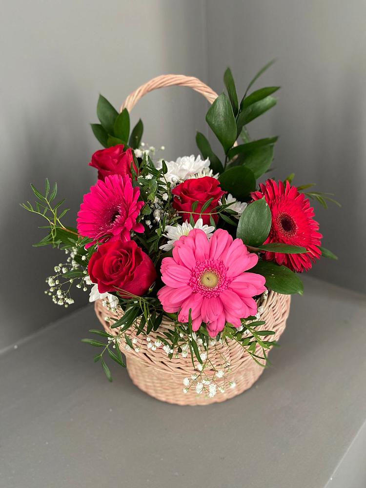Цветочная композиция из Розы, Хризантемы и Герберы в корзине в Боре