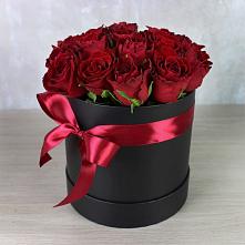 Цветочная композиция из Розы в шляпной коробке в Боре