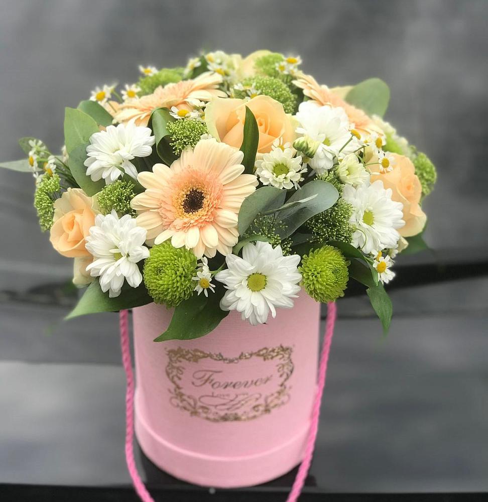 Цветочная композиция из Розы, Герберы и Хризантемы в шляпной коробке в Боре