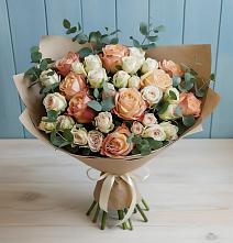 Букет цветов из:  Альстромерии и Розы в Боре