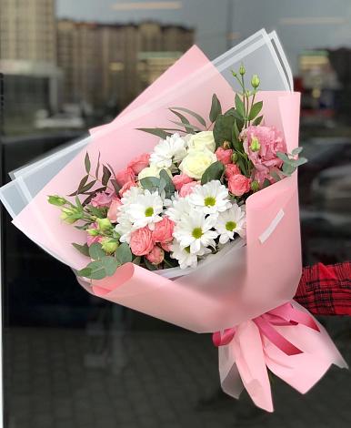 Букет цветов из: Розы, Лизиантусы и Хризантемы в Боре