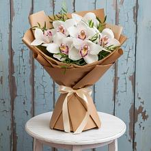 Букет цветов из:  Орхидеи и Розы в Боре