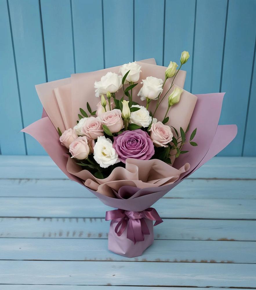 Букет цветов из: Розы и Лизиантусы в Боре